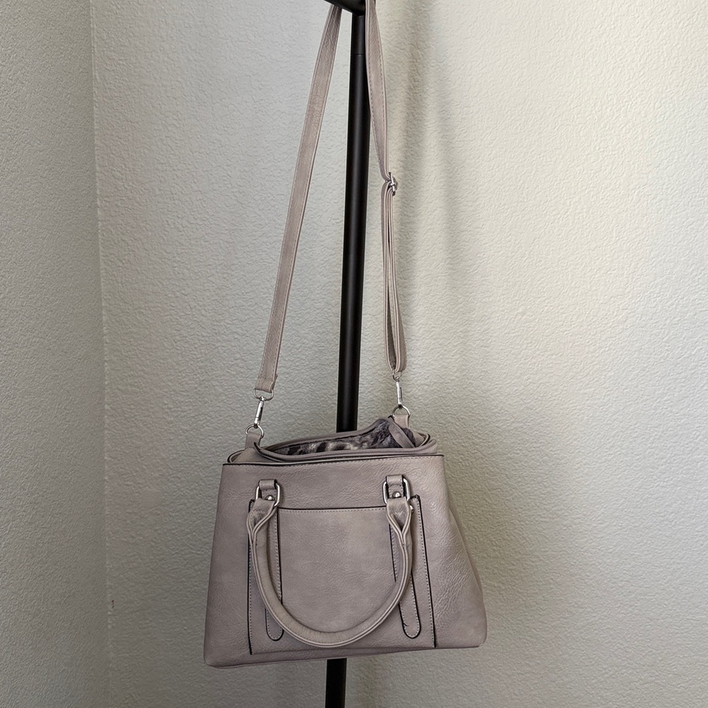 Chic K. Carroll Shoulder Bag
